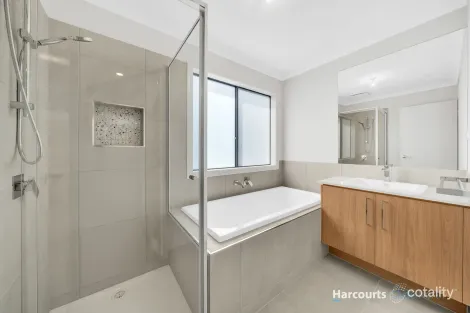 Property photo of 18 Frodo Circuit Clyde VIC 3978