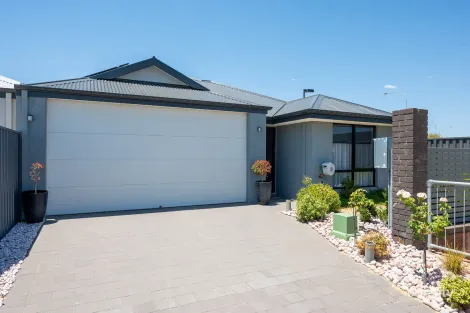 Property photo of 26 Gossan Chase Piara Waters WA 6112