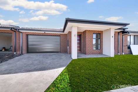 24 Hartney Ave, Pakenham, VIC 3810