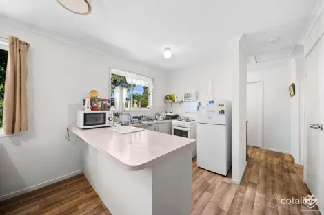 Property photo of 27 Cedar Drive Stapylton QLD 4207