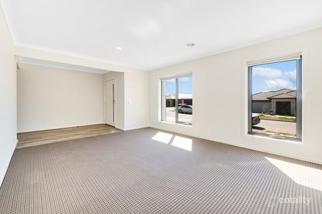 Property photo of 11 Bernfae Avenue Clyde VIC 3978