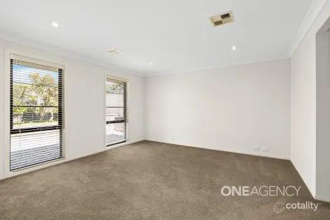 Property photo of 16 Nutans Crest South Nowra NSW 2541