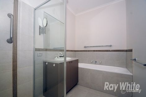 Property photo of 2/13 Illuka Crescent Mount Waverley VIC 3149
