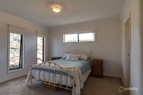 Property photo of 32 Willowbrae Way Bannockburn VIC 3331