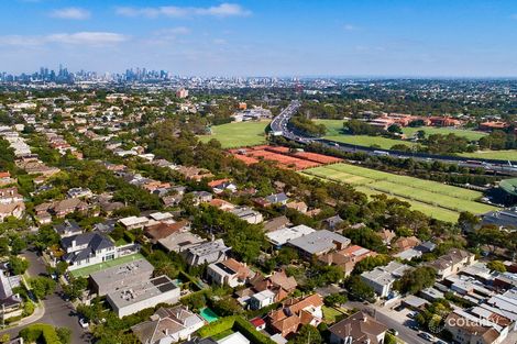 Property photo of 10 Monomeath Avenue Toorak VIC 3142