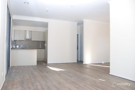 Property photo of 2/106 Monahans Road Cranbourne VIC 3977
