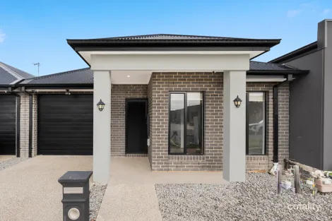 Property photo of 6 Frangipani Way Mickleham VIC 3064
