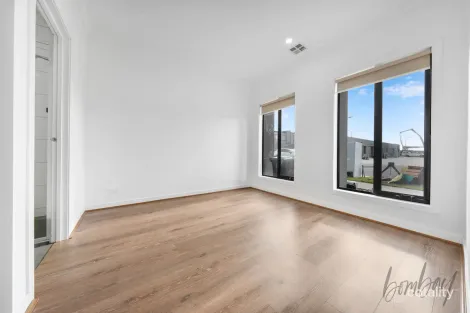 Property photo of 6 Frangipani Way Mickleham VIC 3064