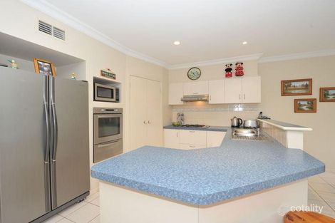 Property photo of 17 Cullen Close Berwick VIC 3806