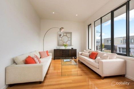 Property photo of 30 Pindan Court Mount Waverley VIC 3149