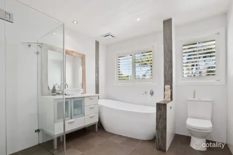 Property photo of 37 Alameda Way Warriewood NSW 2102