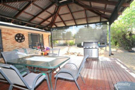 Property photo of 4 Boland Place Emerald QLD 4720
