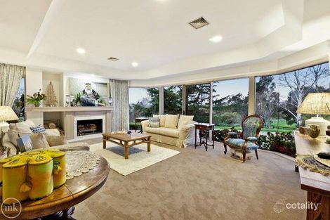 Property photo of 10 Henley Road Kangaroo Ground VIC 3097
