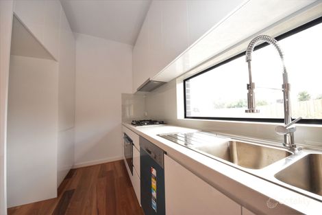 Property photo of 2/9 Tarella Drive Mount Waverley VIC 3149