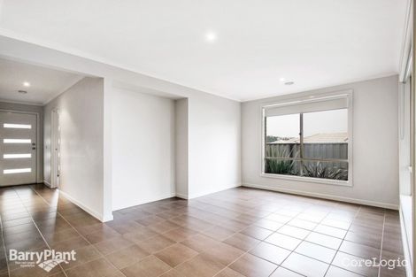 Property photo of 8 Windermere Boulevard Pakenham VIC 3810