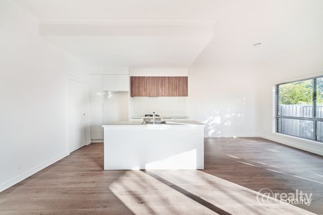 Property photo of 2/22 Aquila Crescent Endeavour Hills VIC 3802