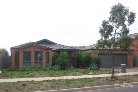 Property photo of 21 Edgewater Circuit Cairnlea VIC 3023