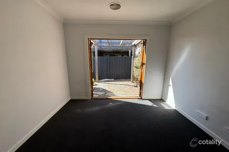 Property photo of 49 Como Parade Clyde North VIC 3978