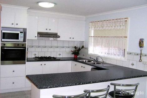 Property photo of 31 Wyperfeld Circuit Caroline Springs VIC 3023