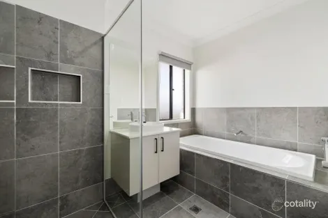 Property photo of 30 Wentworth Drive Flagstone QLD 4280