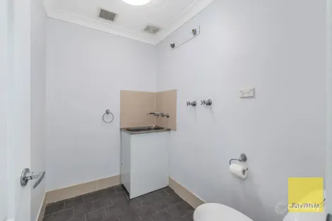 Property photo of 2/7 Shortland Street Point Frederick NSW 2250