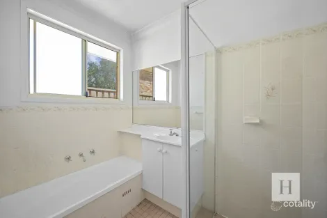 Property photo of 18 Nymboida Court Blue Haven NSW 2262