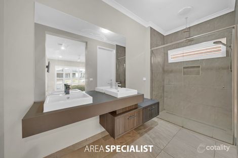 Property photo of 86 Deoro Parade Clyde North VIC 3978