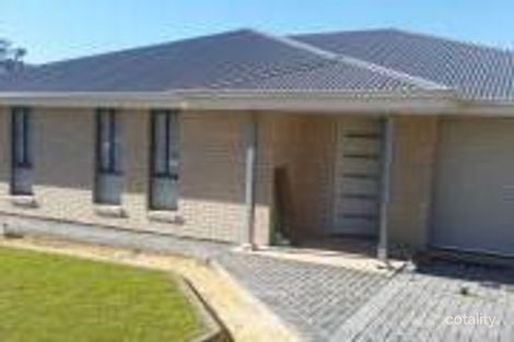 2a Kentwood Rd, Morphett Vale, SA 5162