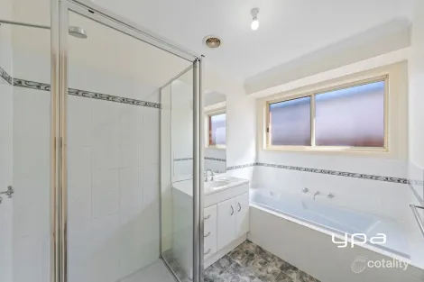 Property photo of 13 Ruyton Court Sunbury VIC 3429