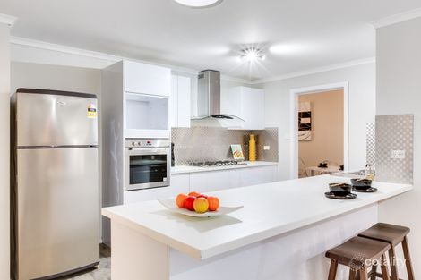 Property photo of 60 Corryong Crescent Taylors Lakes VIC 3038