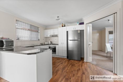 Property photo of 6 Coolabah Close Kelso NSW 2795