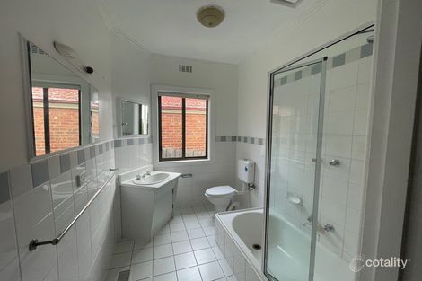 Property photo of 28 Cornwall Road Pascoe Vale VIC 3044