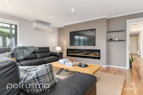 Property photo of 2/4 Lomandra Drive Blackmans Bay TAS 7052