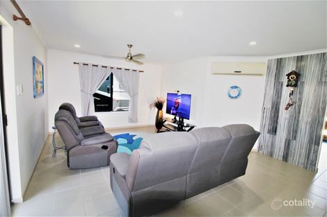 Property photo of 10 Vidar Crescent Ooralea QLD 4740