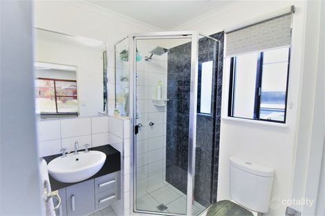 Property photo of 10 Vidar Crescent Ooralea QLD 4740