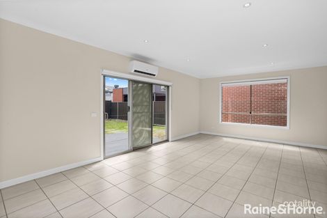 Property photo of 22 Furlong Street Craigieburn VIC 3064