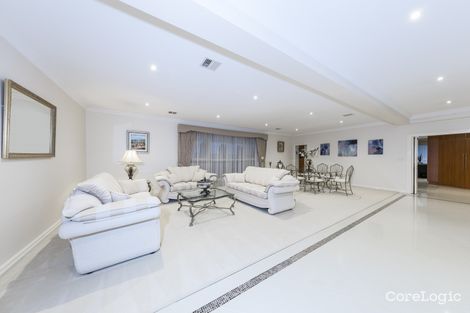 Property photo of 21 Hawthorn Grove Taylors Hill VIC 3037