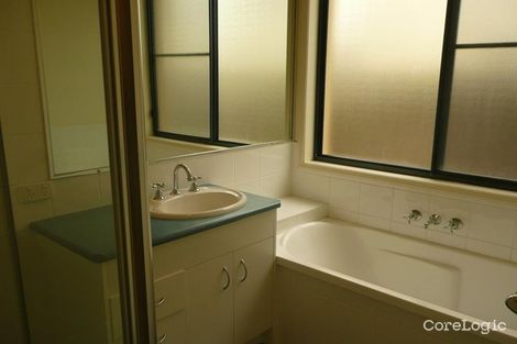 Property photo of 11 Imperia Crescent Varsity Lakes QLD 4227