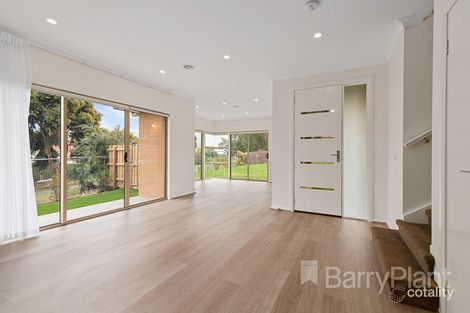 Property photo of 1/4 Merryn Close Endeavour Hills VIC 3802