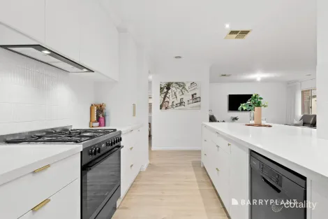 Property photo of 6 Stardust Way Wollert VIC 3750