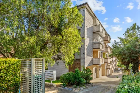 Property photo of 17/18-18A Meadow Crescent Meadowbank NSW 2114
