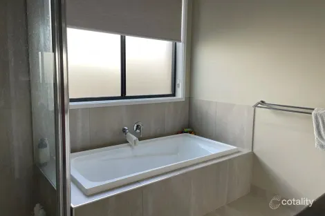 Property photo of 3 Waverley Road Epsom VIC 3551