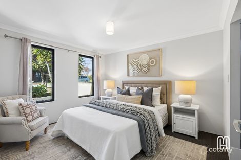 Property photo of 32 Maroog Way Nollamara WA 6061