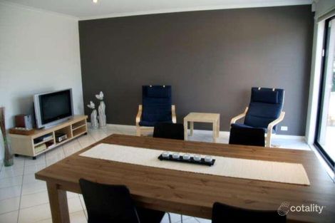 Property photo of 2/31 Wrenfordsley Place Latham ACT 2615