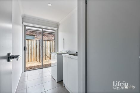 Property photo of 42 Skoda Circuit Point Cook VIC 3030