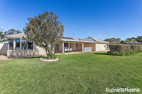 Property photo of 25 Freesia Crescent Bomaderry NSW 2541