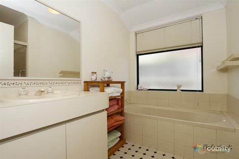 Property photo of 35 Midsummer Circle Ellenbrook WA 6069