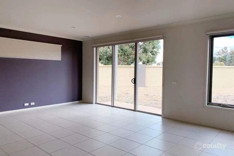 Property photo of 21 Broadbeach Circuit Point Cook VIC 3030