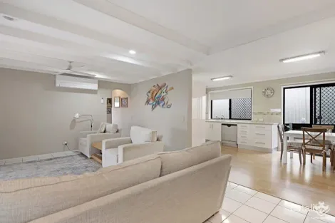 Property photo of 6 Sylvan Drive Benowa QLD 4217