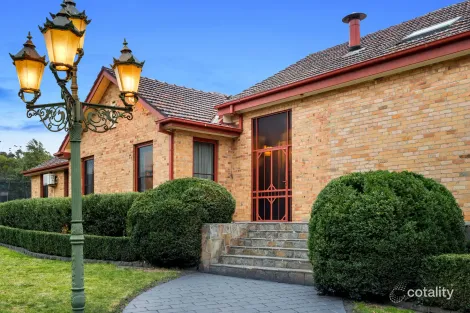 Property photo of 5 Dunbar Court Greenvale VIC 3059